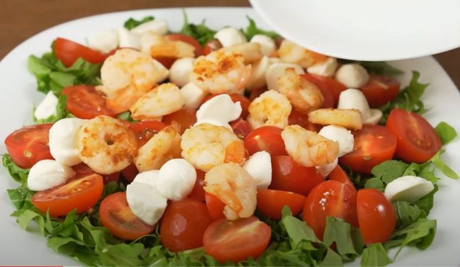 Салат с кальмарами и креветками, вкусных рецептов с фото Алимеро
