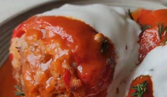 Перцы в томатном соусе фаршированные в кастрюле рецепт