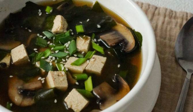 Домашний Мисо суп с тофу и грибами рецепт