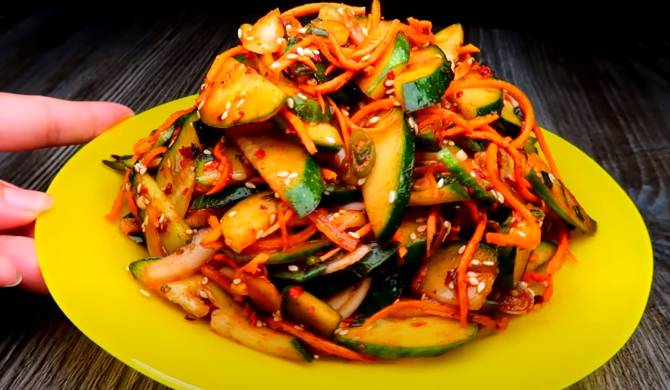 Корейский салат с огурцами и морковью рецепт