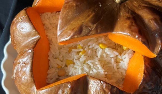 Запеченная тыква с рисом в духовке с нутом и кукурузой рецепт