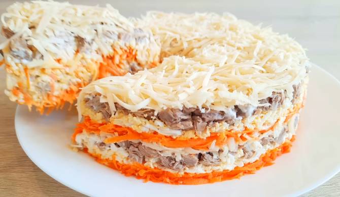 Мясной салат с говядиной, сыром и морковью рецепт