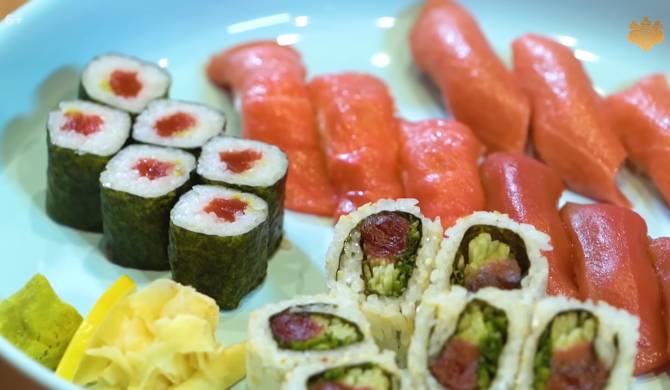 Суши роллы с тунцом и сашими рецепт