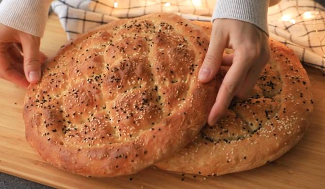 Видео Турецкий хлеб Лепешка с кунжутом Рамазан Пиде рецепт