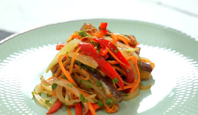 Маринованные баклажаны с перцем, луком и морковью по корейски рецепт