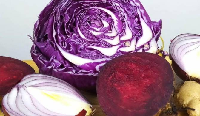Салат из квашеной капусты, свеклы и лука рецепт