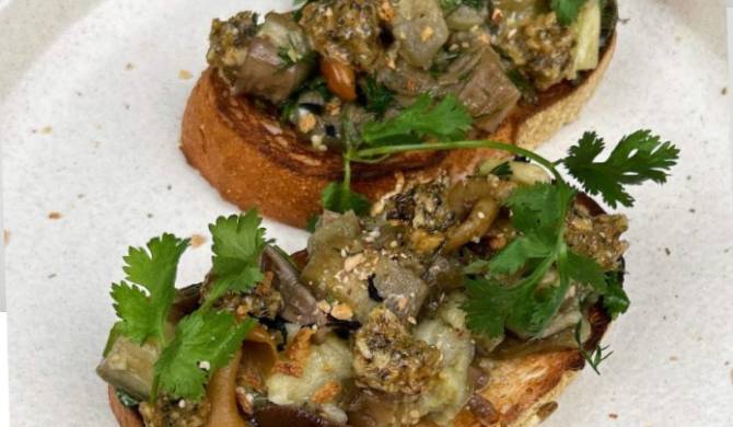 Бутерброды брускетты с баклажанами и грибами рецепт
