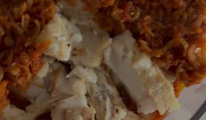Видео Рыба по-гречески в духовке с морковью и луком рецепт