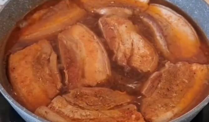 Свиные ребрышки с мёдом и соевым соусом в духовке