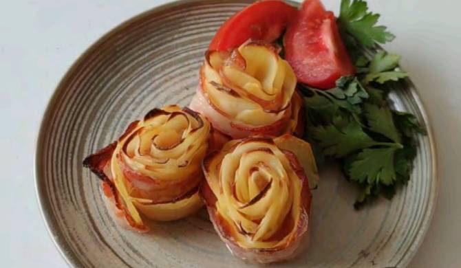 Картофельный цветок с беконом рецепт