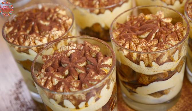 Десерт тирамису в стакане с печеньем савоярди и маскарпоне рецепт