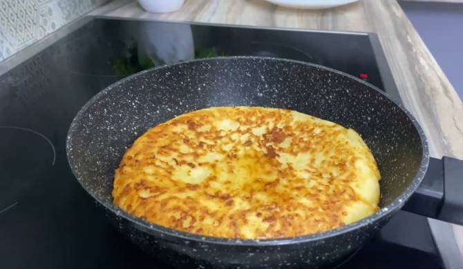 Ленивый хачапури с сыром на сковороде на молоке рецепт