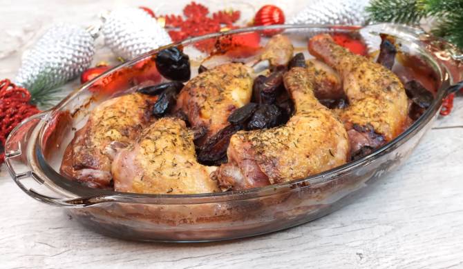 Курица, запеченная целиком в духовке с горчицей и медом: невероятно сочное мясо без лишних усилий
