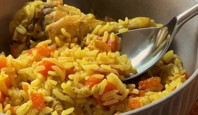 Рис с овощами и курицей на сковороде рецепт