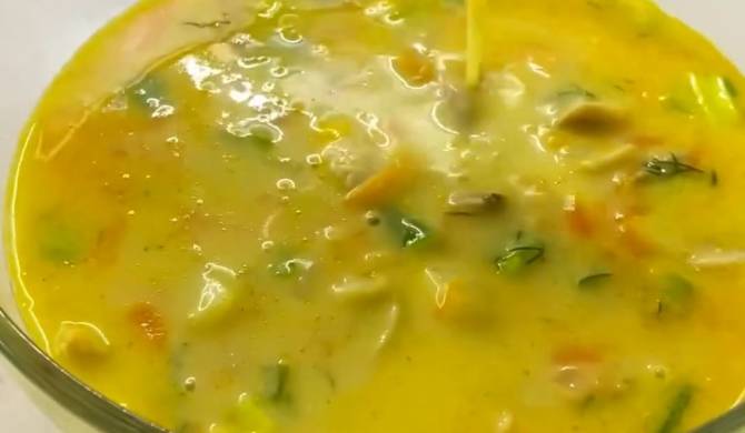 Сырный суп с курицей, грибами и плавленым сырком рецепт