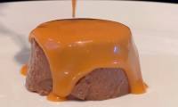 Шоколадный крем-карамель с карамельным соусом