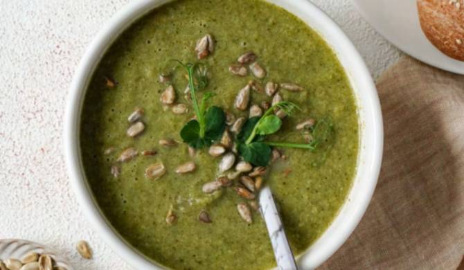 Зеленый суп из брокколи и сельдерея рецепт