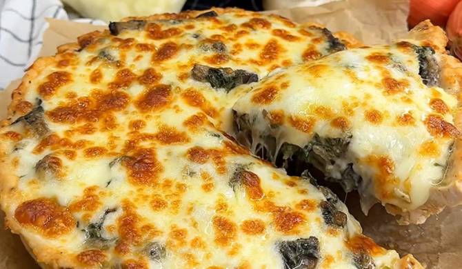 пирог с курицей и грибами и сыром из дрожжевого теста в духовке рецепт с фото | Дзен