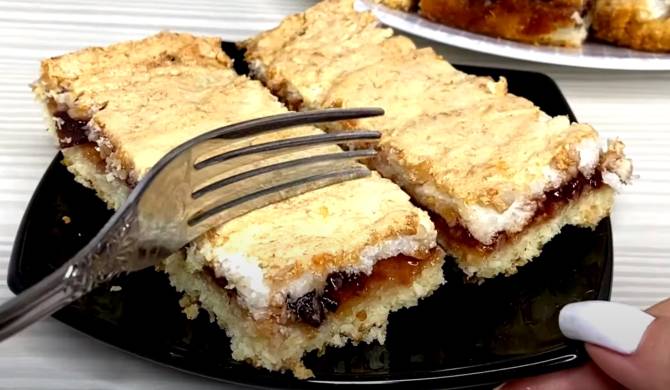 Рассыпчатое печенье пирожное из кокосовой стружки и джема рецепт