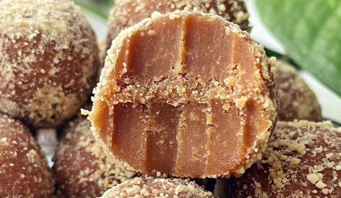 Протеиновые конфеты из кокосовой пасты и сиропа тапинамбура рецепт