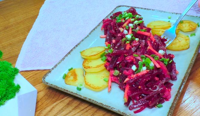 Салат из свеклы, селедки и лука рецепт