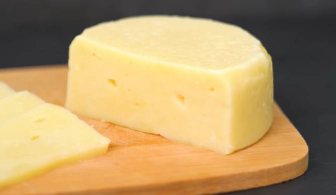Домашний твердый сыр из молока и творога рецепт
