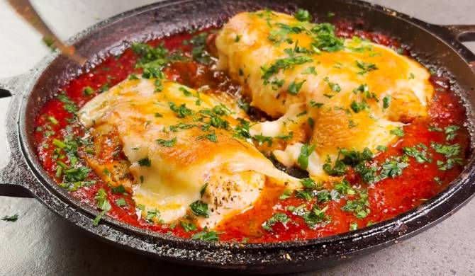 Куриное филе с сыром моцареллой в томатном соусе рецепт
