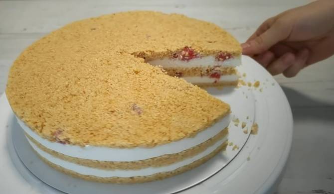 ПП торт без выпечки из печенья, тофу и клубники рецепт
