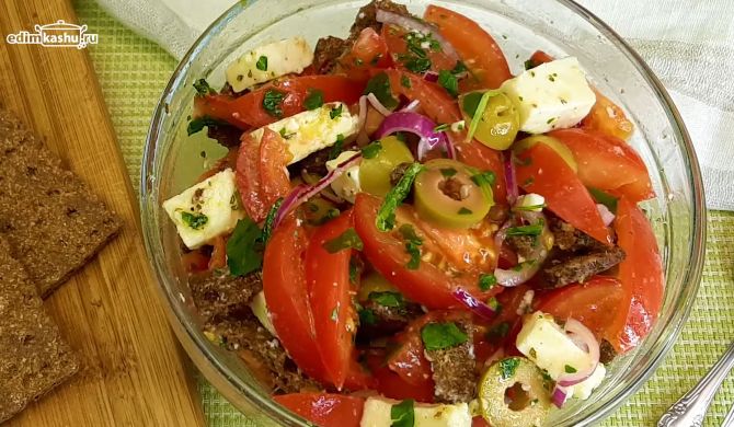 Салат с печеным болгарским перцем, помидорами и сыром - рецепт с фото на malino-v.ru