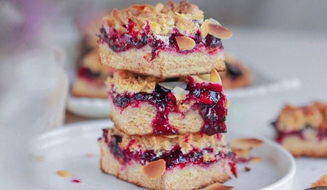 Насыпной пирог с замороженными ягодами красной смородиной рецепт