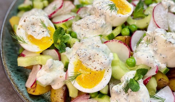 Салат с картофелем, яйцом и огурцом рецепт