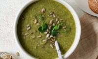 Зеленый суп из брокколи и сельдерея
