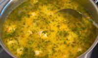 Сырный суп с тефтелями и вермишелью