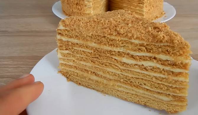 Видео Медовый торт Медовик с заварным кремом рецепт