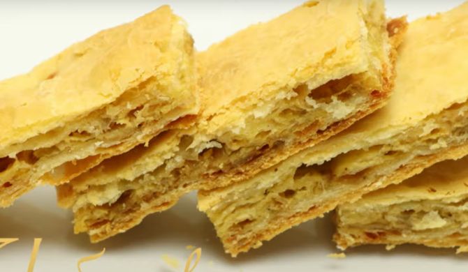 Луковый пирог с сыром в духовке классический рецепт