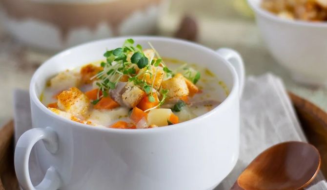 Сливочный суп с курицей и сухариками рецепт