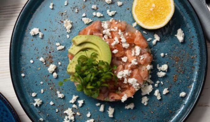 Блюдо Тартар из лосося и авокадо рецепт
