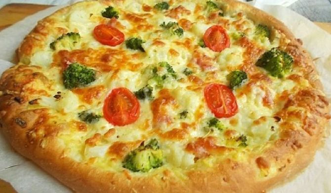 Пицца с брокколи и цветной капустой рецепт