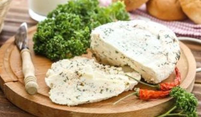 Мягкий и нежный домашний сыр с зеленью рецепт