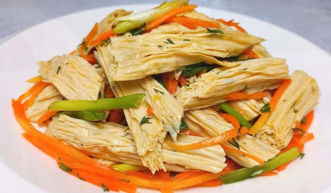 Салат с соевой спаржей и морковью по корейски рецепт