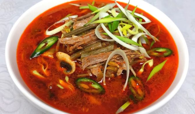Корейский суп Юккедян острый с говядиной и грибами рецепт