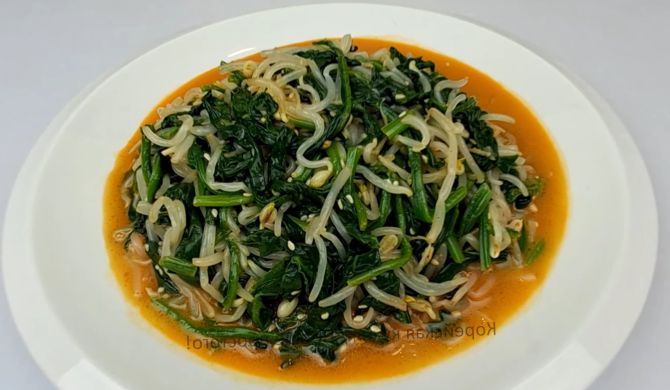Салат из ростков маша и шпината по корейски рецепт