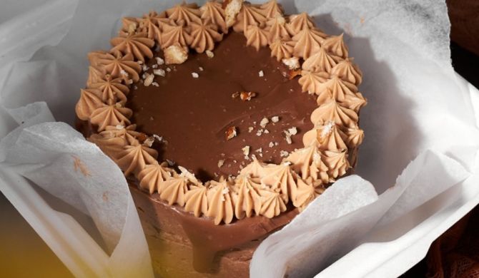Рецепт торт шоколадный со сметаной. Калорийность, химический состав и пищевая ценность.