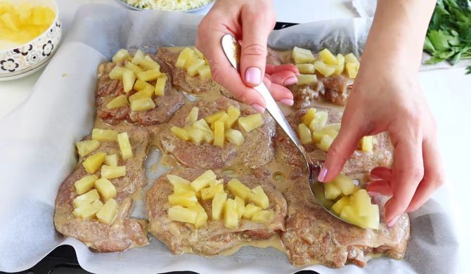 Куриная грудка с ананасом, запеченная в духовке — рецепт с фото