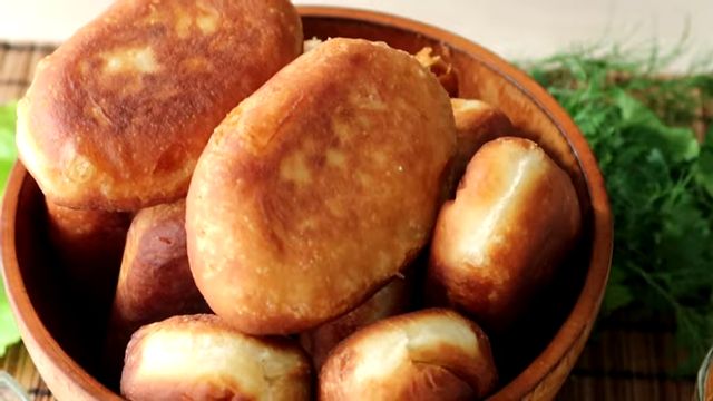 Пирожки с рисом и яйцом - пошаговый рецепт с фото на luchistii-sudak.ru