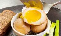 Маринованные яйца в соевом соусе и вине по японски