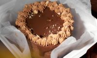 Шоколадный Бенто торт с вишней