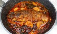 Тушеная рыба морской окунь на сковороде по-корейски