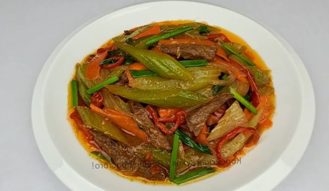 Жареное мясо говядины с овощами на сковороде по-корейски рецепт