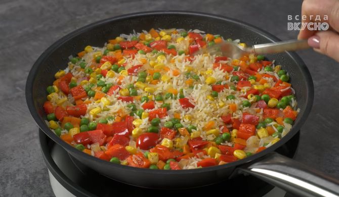 Постный плов из риса с овощами на сковороде рецепт